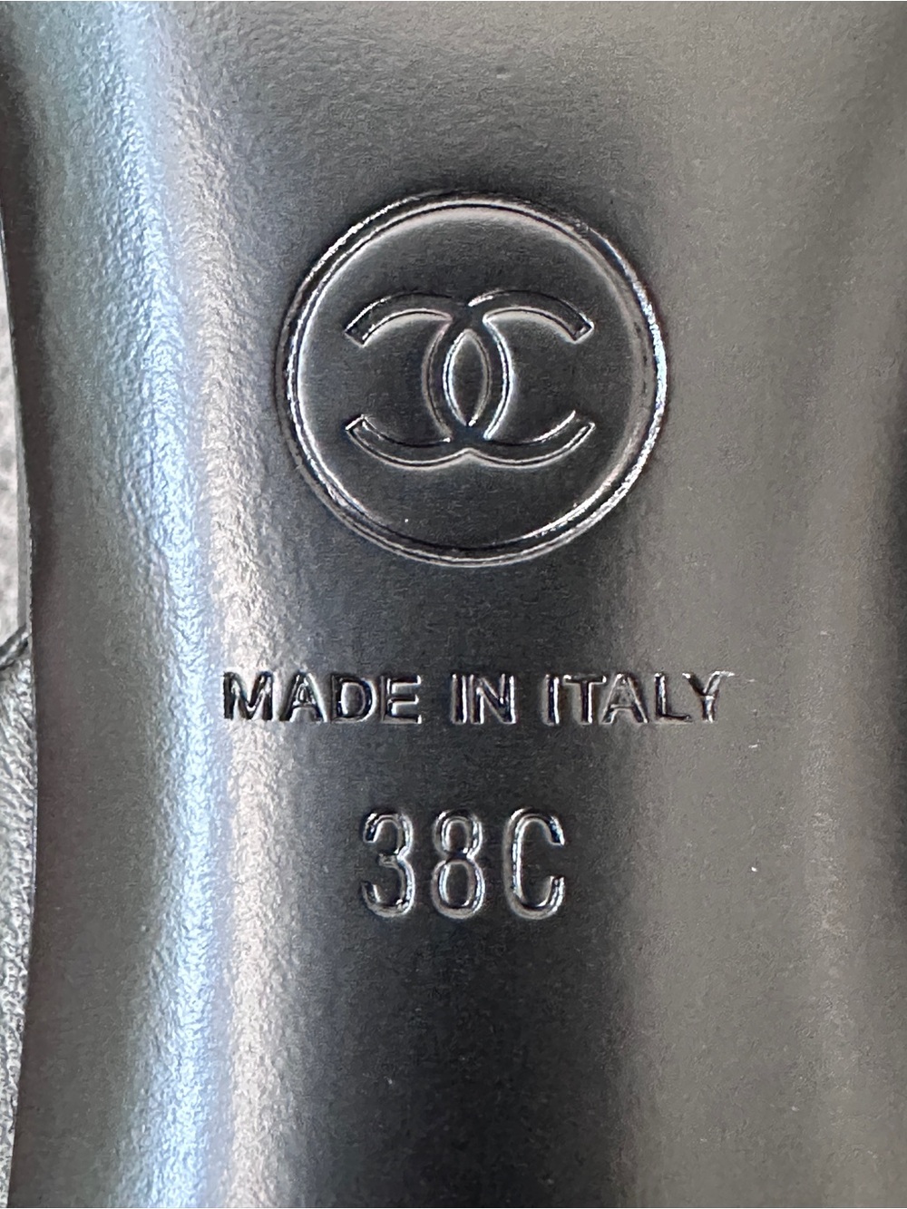 2026 CHANEL BLAZY BLACK LEATHER WHITE TOE CC LOGO SANDALS HEELS SHOES size 38C - Picture 13 of 16